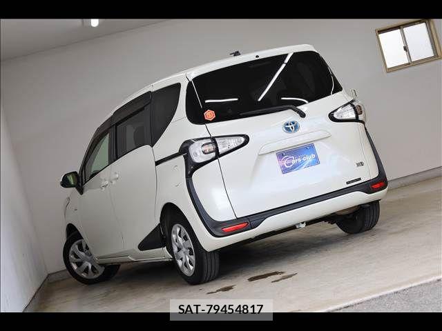 Toyota SIENTA 2016-01 6678111-10
