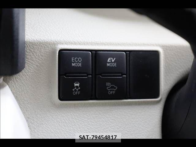 Toyota SIENTA 2016-01 6678111-15
