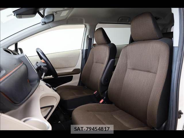 Toyota SIENTA 2016-01 6678111-16