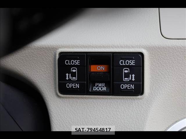 Toyota SIENTA 2016-01 6678111-3