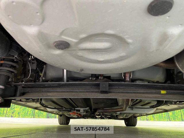 Toyota SIENTA 2017-09 6678103-18