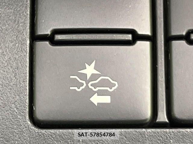 Toyota SIENTA 2017-09 6678103-2