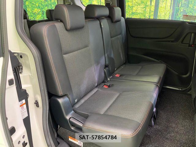Toyota SIENTA 2017-09 6678103-8