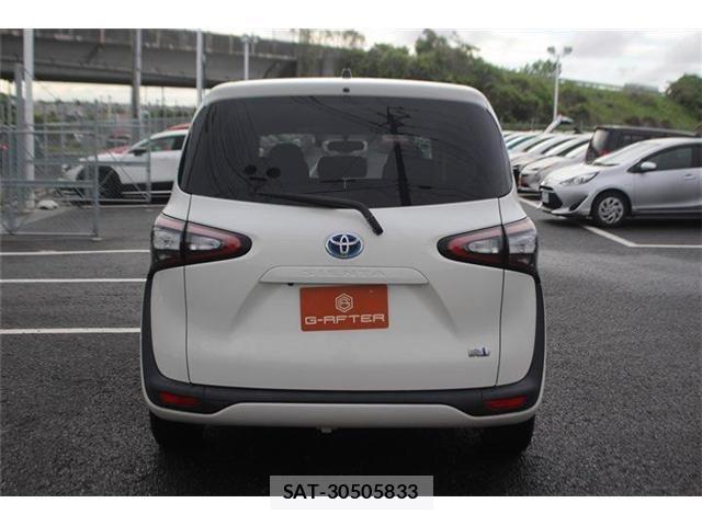 Toyota SIENTA 2015-07 6717287-10