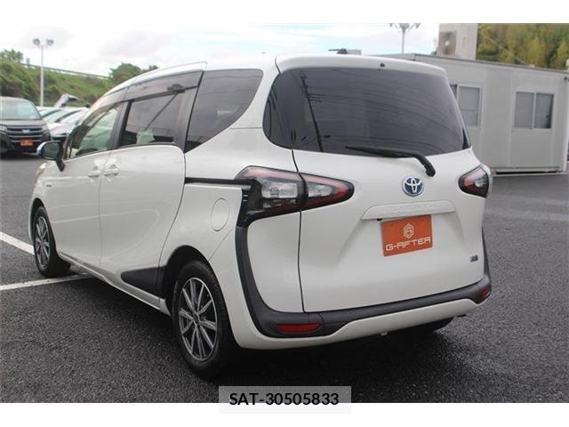 Toyota SIENTA 2015-07 6717287-11