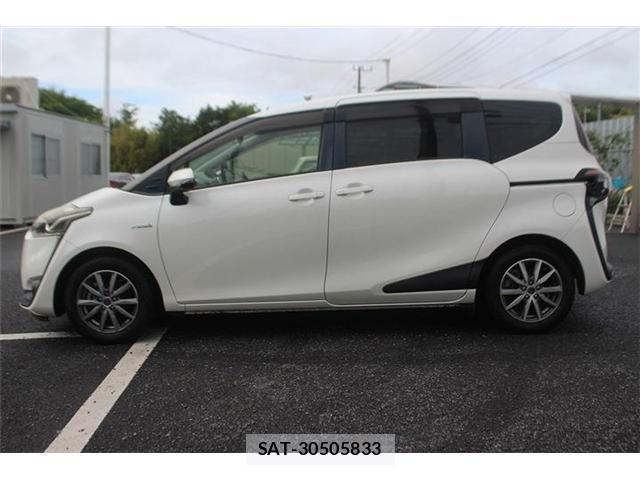 Toyota SIENTA 2015-07 6717287-12