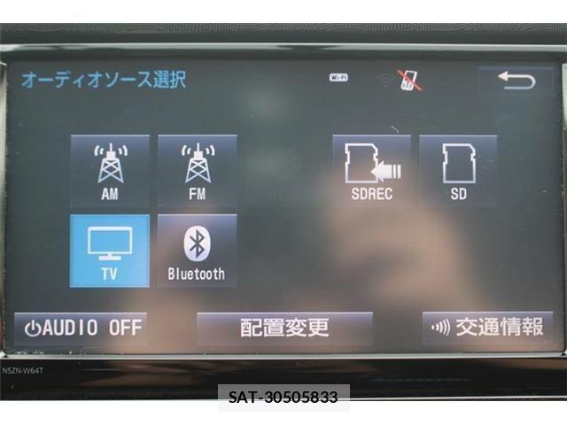 Toyota SIENTA 2015-07 6717287-5