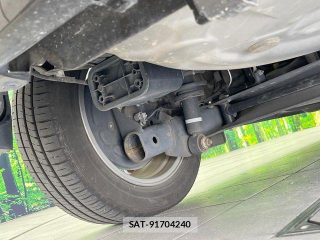 Toyota SIENTA 2017-09 6717289-19