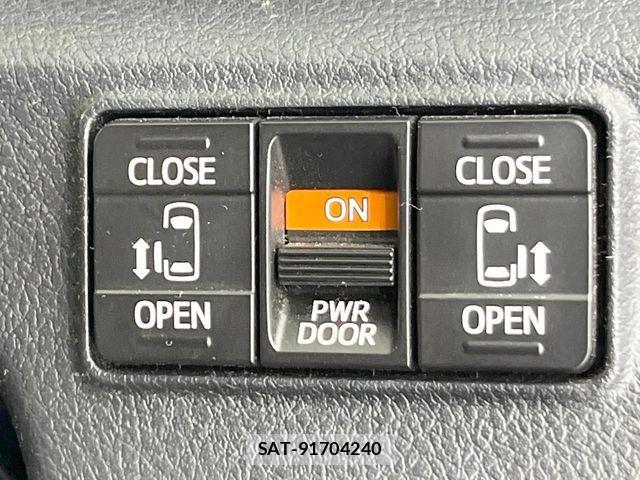 Toyota SIENTA 2017-09 6717289-5