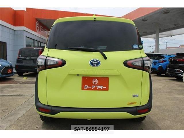 Toyota SIENTA 2015-10 6717291-11