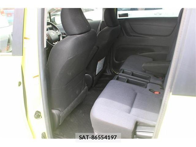 Toyota SIENTA 2015-10 6717291-28