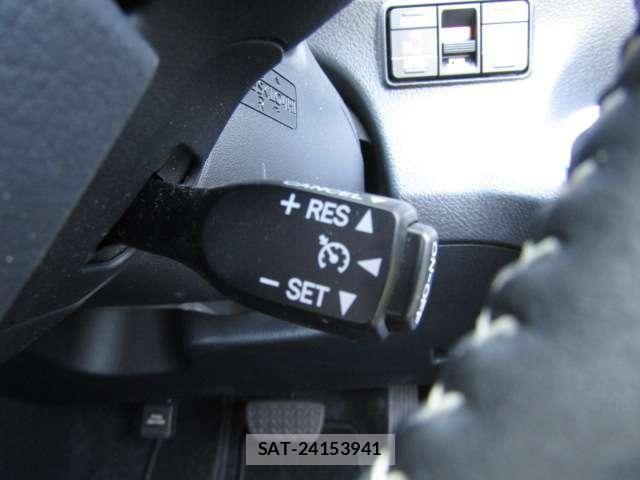 Toyota SIENTA 2021-12 6717286-8