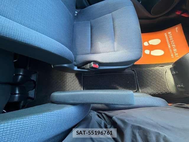 Toyota SIENTA 2016-08 6717297-7
