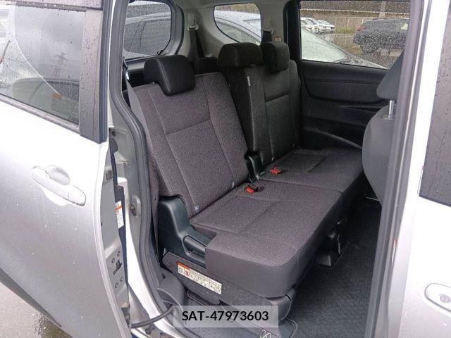 Toyota SIENTA 2021-03 6753323-4