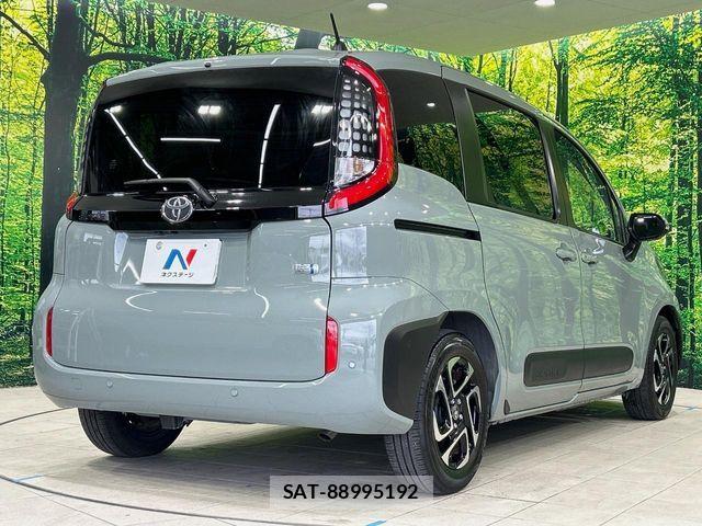 Toyota SIENTA 2023-08 6753305-17