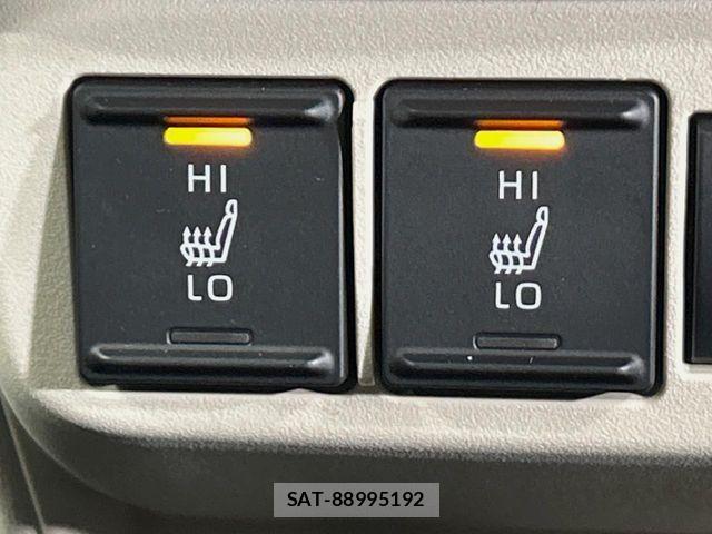 Toyota SIENTA 2023-08 6753305-6