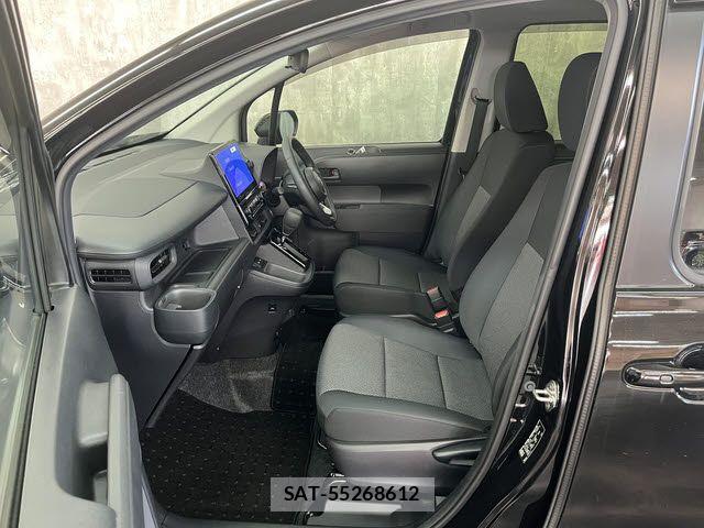 Toyota SIENTA 2023-08 6753317-18