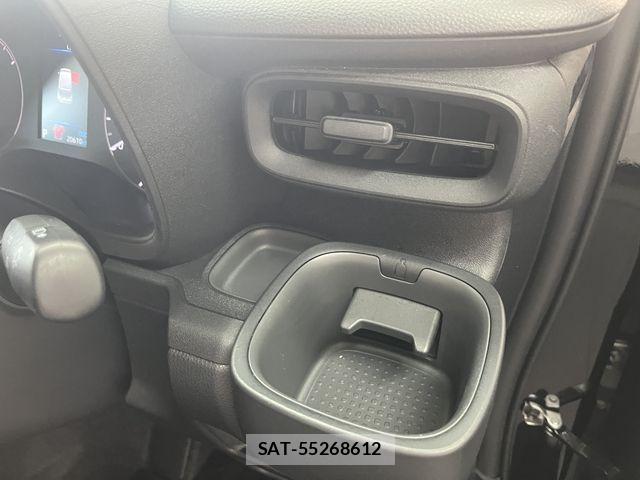 Toyota SIENTA 2023-08 6753317-23
