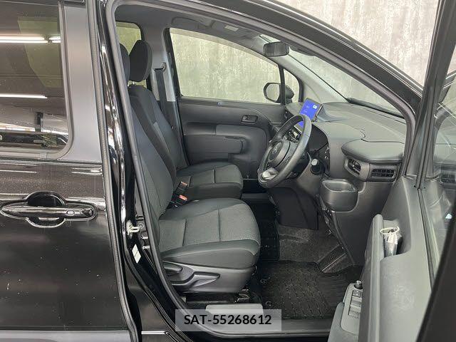 Toyota SIENTA 2023-08 6753317-3