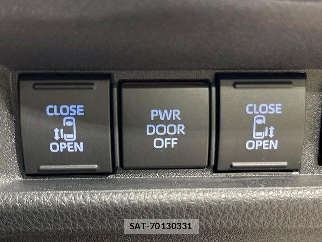 Toyota SIENTA 2023-09 6753309-6