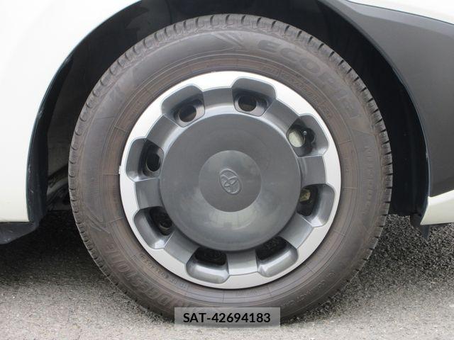 Toyota SIENTA 2022-11 6753316-27