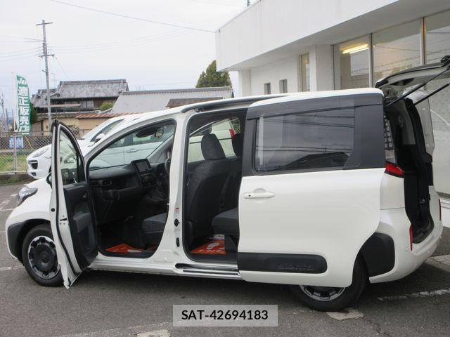 Toyota SIENTA 2022-11 6753316-5