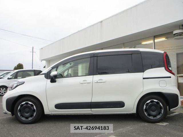 Toyota SIENTA 2022-11 6753316-6