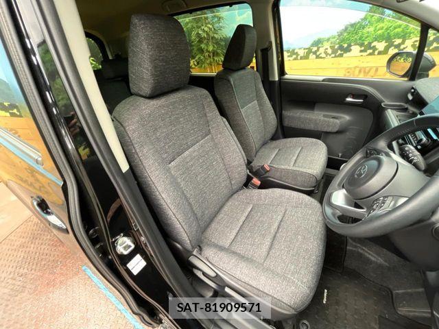 Toyota SIENTA 2024-10 6817261-6