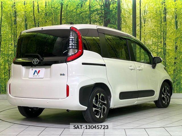Toyota SIENTA 2022-11 6817263-16