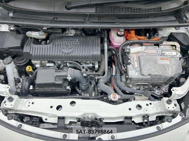 Toyota SIENTA 2021-02 6817264-17