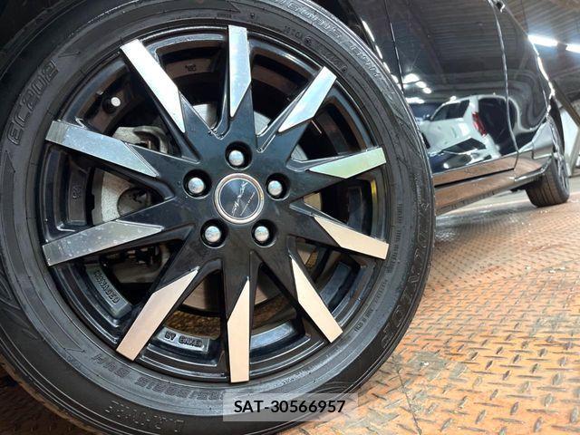 Toyota SIENTA 2015-09 6817281-12