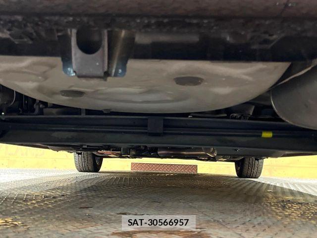 Toyota SIENTA 2015-09 6817281-18