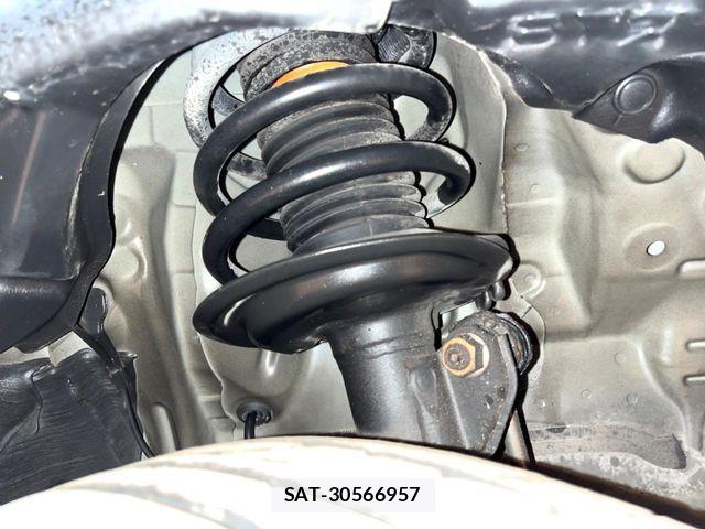 Toyota SIENTA 2015-09 6817281-19