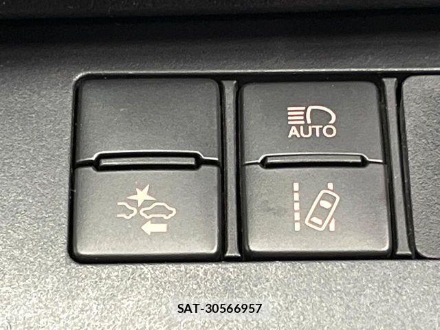 Toyota SIENTA 2015-09 6817281-6