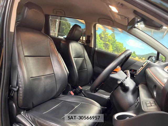 Toyota SIENTA 2015-09 6817281-7