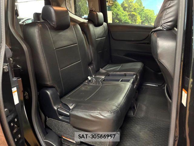 Toyota SIENTA 2015-09 6817281-8