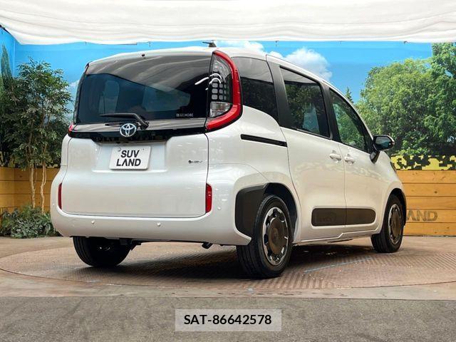 Toyota SIENTA 2026-04 6817259-17