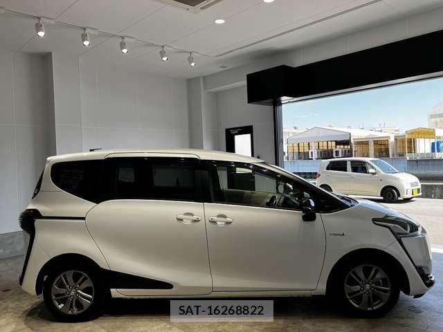 Toyota SIENTA 2016-02 6912733-10