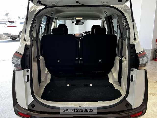 Toyota SIENTA 2016-02 6912733-17