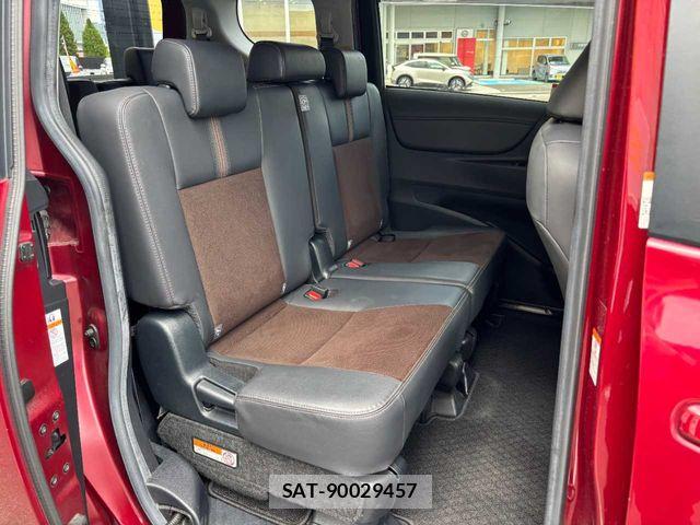Toyota SIENTA 2019-04 6912738-16