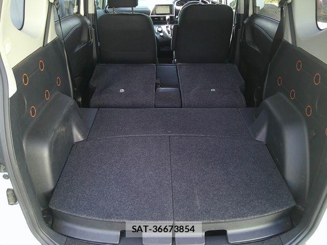 Toyota SIENTA 2022-06 6912727-11