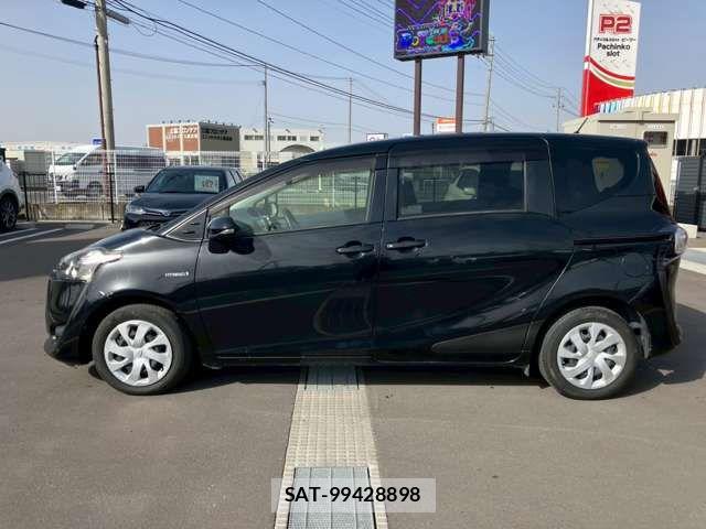 Toyota SIENTA 2017-03 6912739-14
