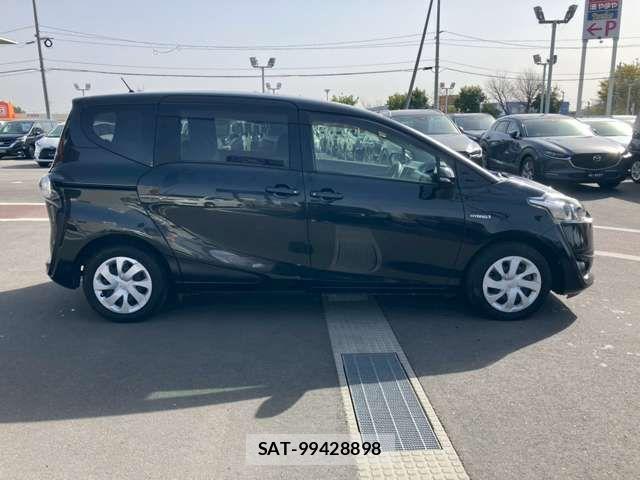 Toyota SIENTA 2017-03 6912739-17