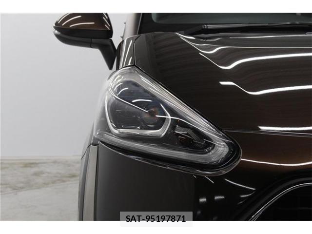 Toyota SIENTA 2016-10 6912750-11