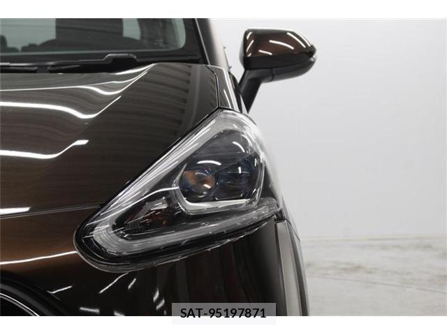 Toyota SIENTA 2016-10 6912750-14