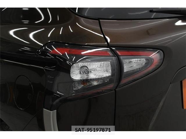 Toyota SIENTA 2016-10 6912750-17
