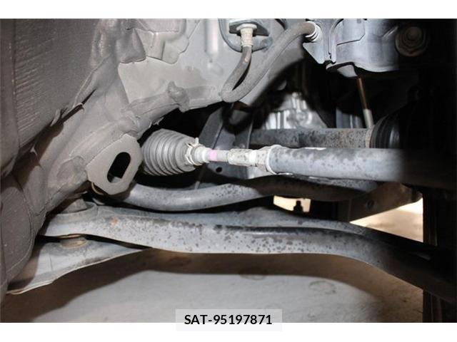 Toyota SIENTA 2016-10 6912750-19