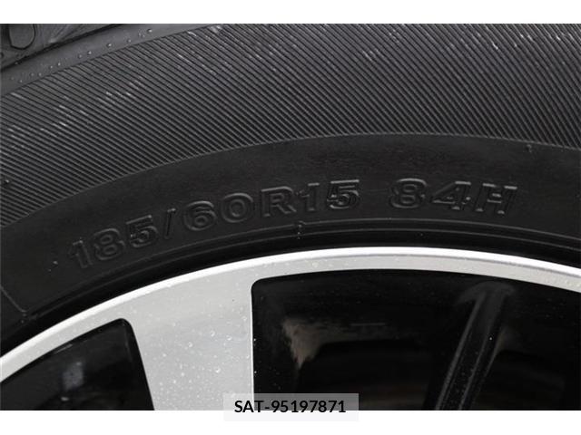 Toyota SIENTA 2016-10 6912750-21