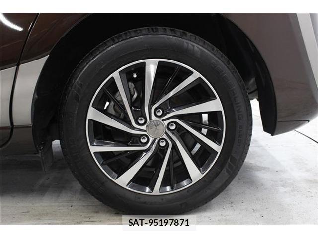 Toyota SIENTA 2016-10 6912750-24