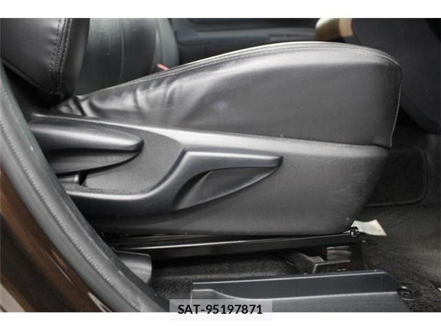 Toyota SIENTA 2016-10 6912750-27